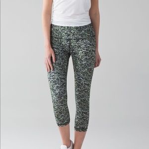 LOWEST - Lululemon | Rare Mini Ripple Desert Wunder Under Crop Leggings